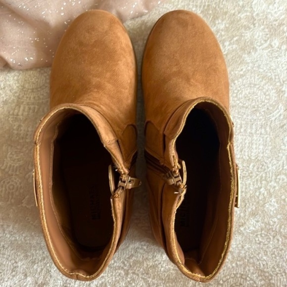 Brand New Michael Kors Ankle Bootie Zip Up Boots Round Toe Tan Gold Tone Accents - Picture 6 of 14